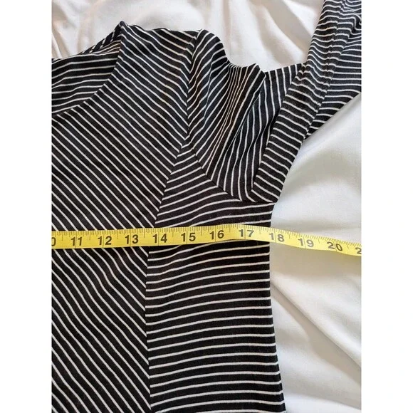 Chico’s Top Women's SP/0P Black White Striped Pocket Tunic Tee Nautical Minimal - Picture 9 of 10